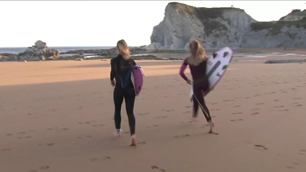 20200505153358_leti-canales-surf_