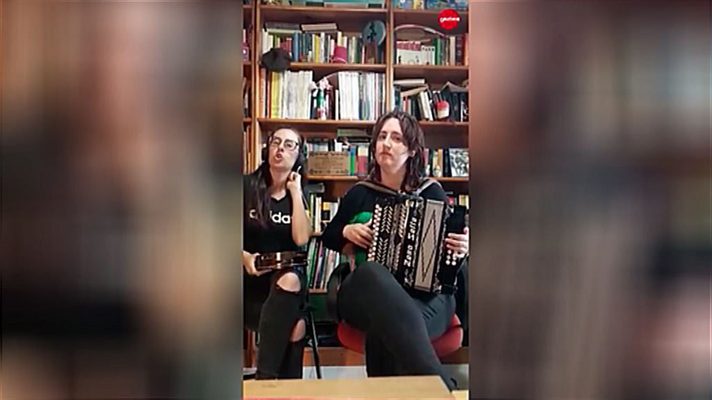 Maddalen Arzallus eta bere ahizpa