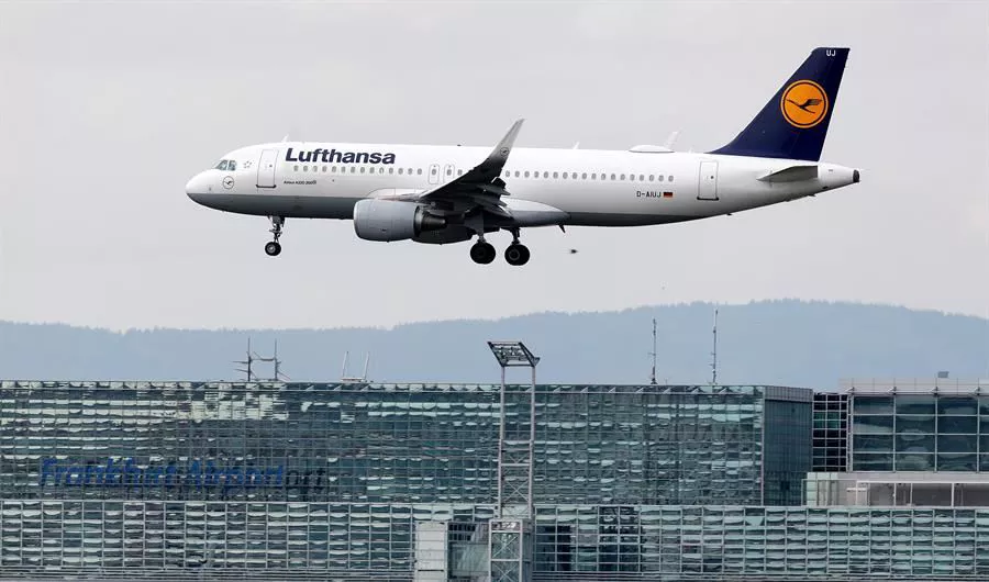 Lufthansa konpainiako hegazkina Alemania