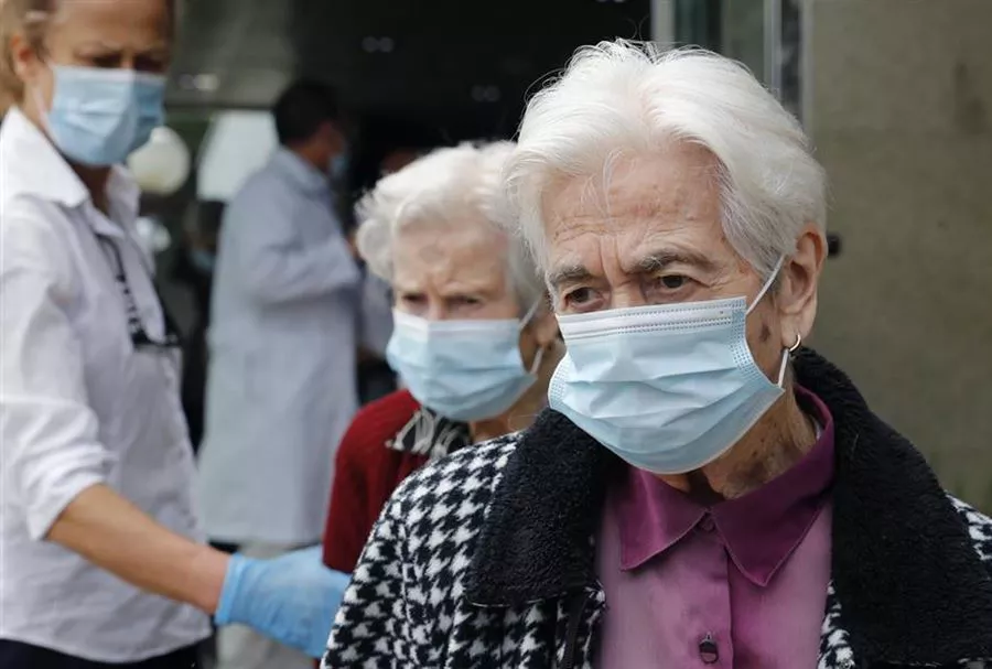 MAYORES MASCARILLAS nagusiak zahartzaroa vejez covid residencias coronavirus koronabirus zaharren egoitza efe
