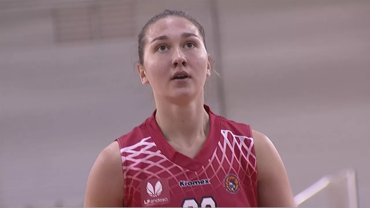 20200612133823_julia-gladkova-idk-euskotrenen-bigarren-fitxaketa_