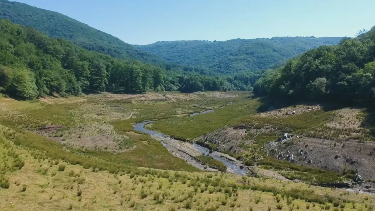 En Artikutza han vaciado la presa de Enobieta.