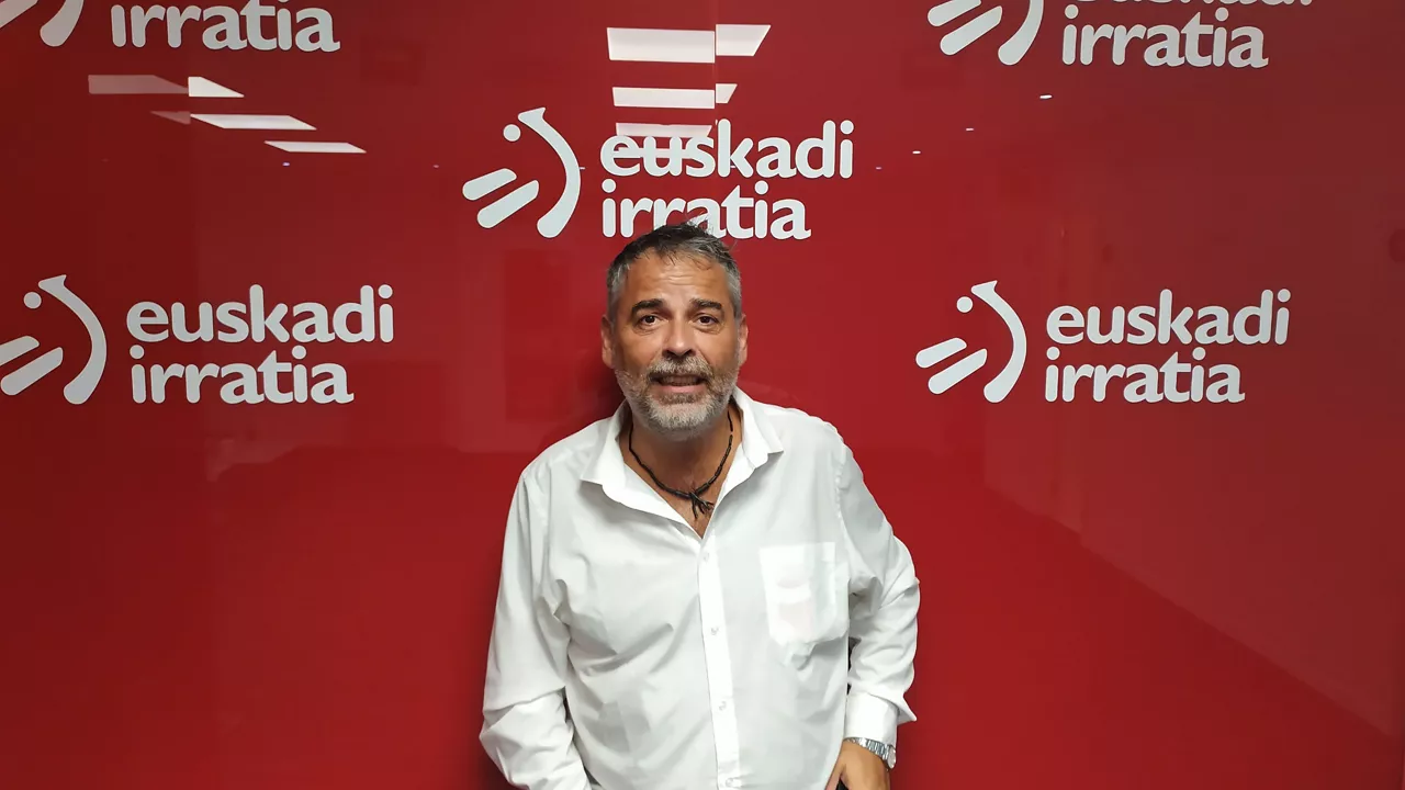 Paul Bilbao, en los estudios de Euskadi Irratia.