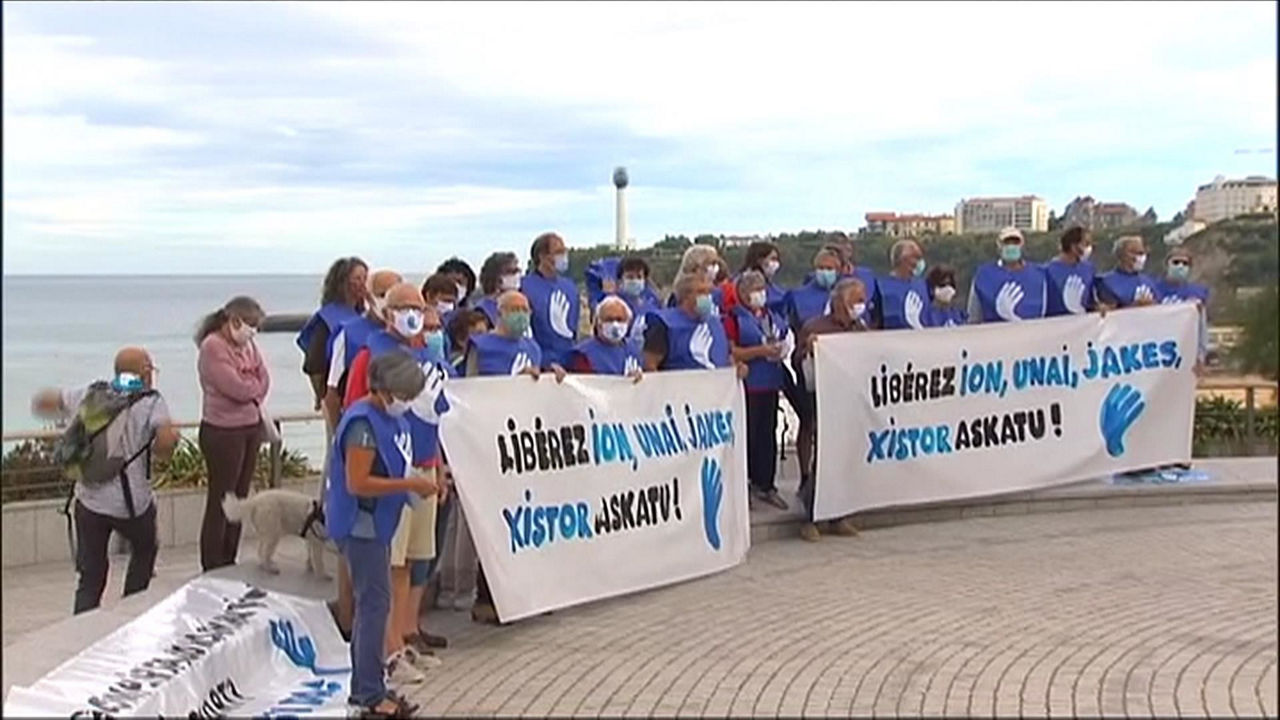 Movilización en Baiona, en 2019, contra la cadena perpetua a los presos de ETA. Foto: EITB Media