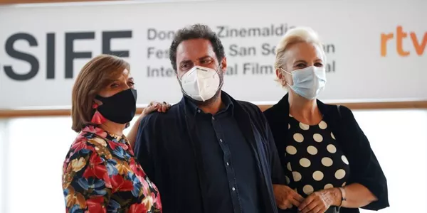'Patria'ko Ane Gabarain, Aitor Gabilondo eta Elena Irureta. Argazkia: EFE