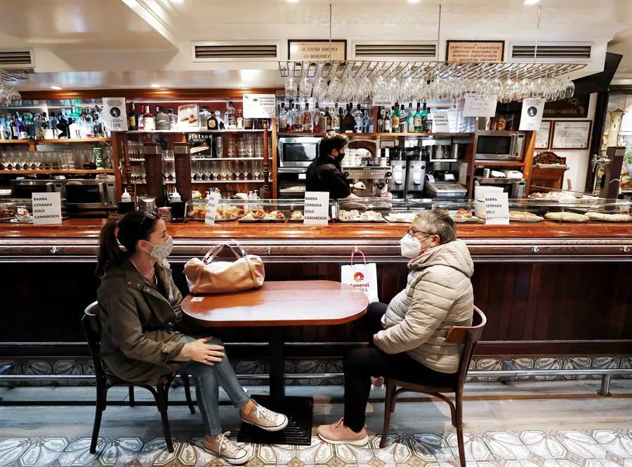El interior de un bar de Pamplona