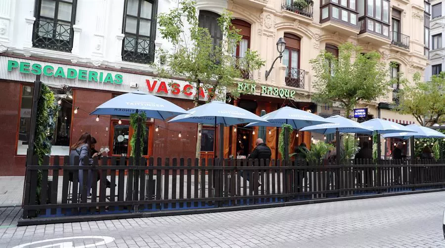 Terraza en Bilbao. Foto: EFE