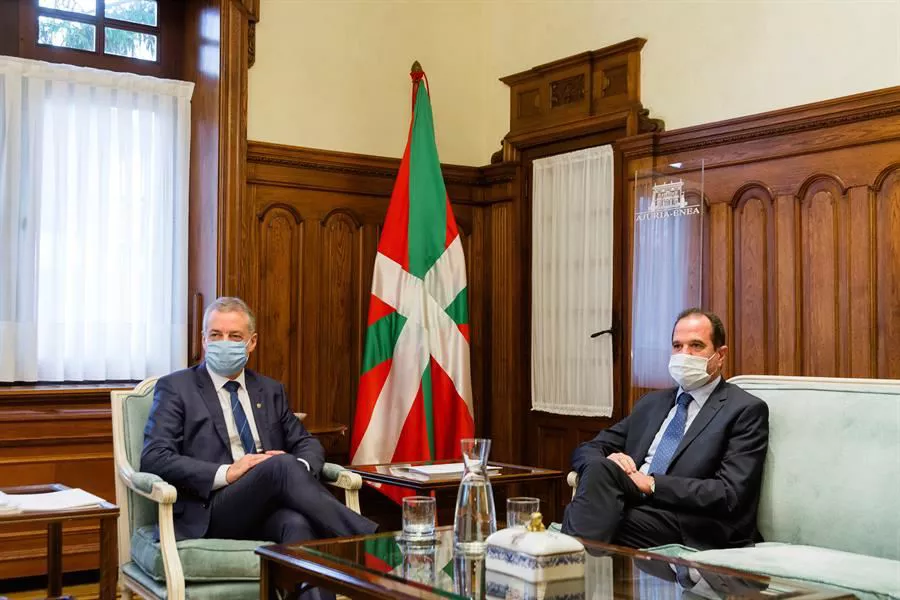 Urkullu e Iturgaiz, en otra ronda de contactos del lehendakari. Foto: EFE