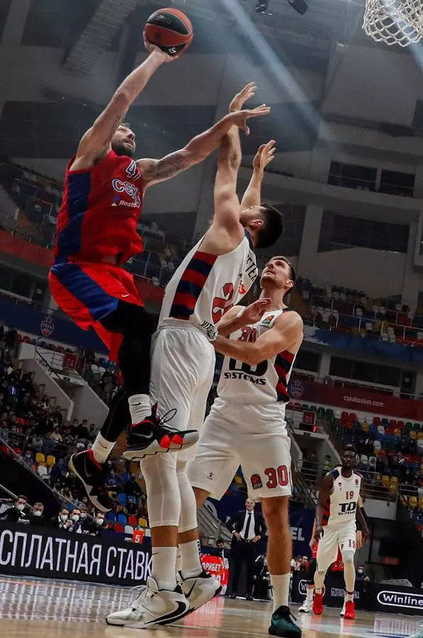 Alec Peters en su partido ante el CSKA