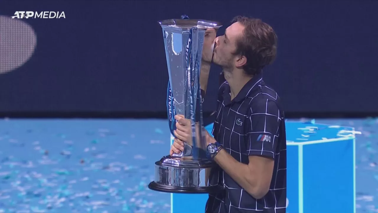 20201123002341_medvedev_