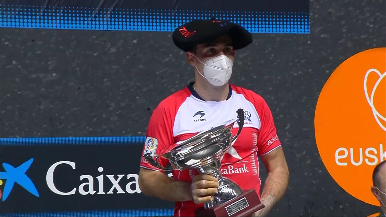 20201129200614_erik-jaka-podiumean_