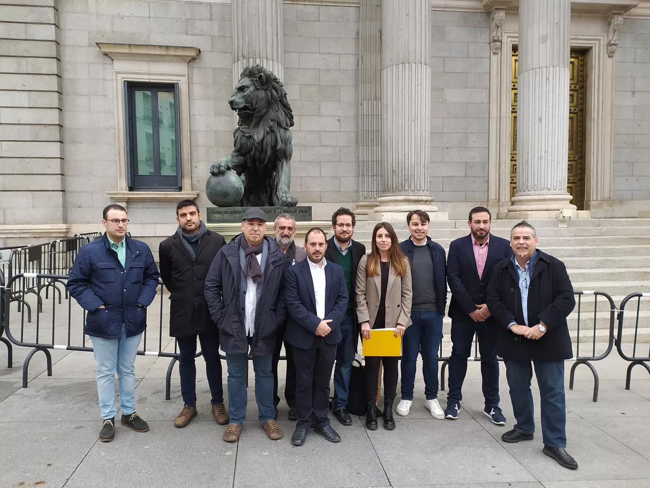 Representantes de las asociaciones pro lenguas minorizadas en el Congreso.