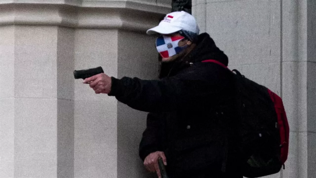 Un hombre armado en Nueva York. Foto de archivo: EITB Media