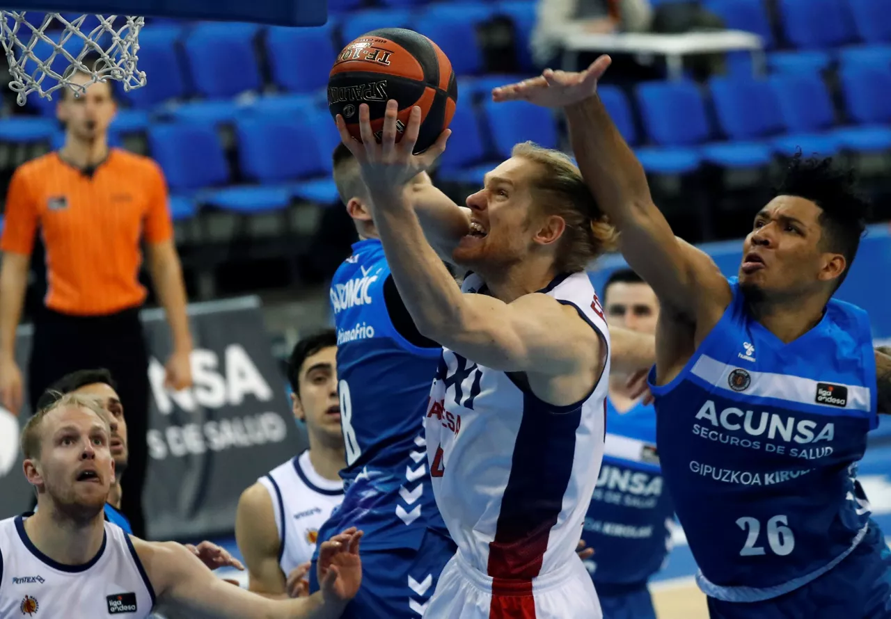 ACUNSA GIPUZKOA BASKET   BAXI MANRESA