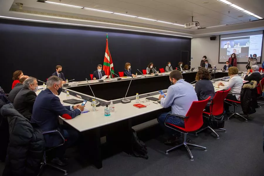 Mesa de diálogo social en una imagen de archivo. Foto: Efe