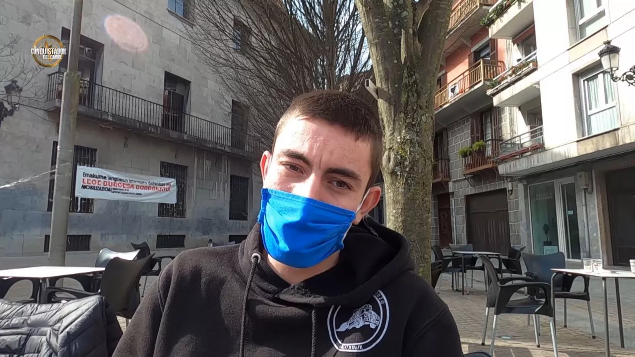 "Conquis" saioaren ikusle bat. EITBren bideo batetik ateratako irudia