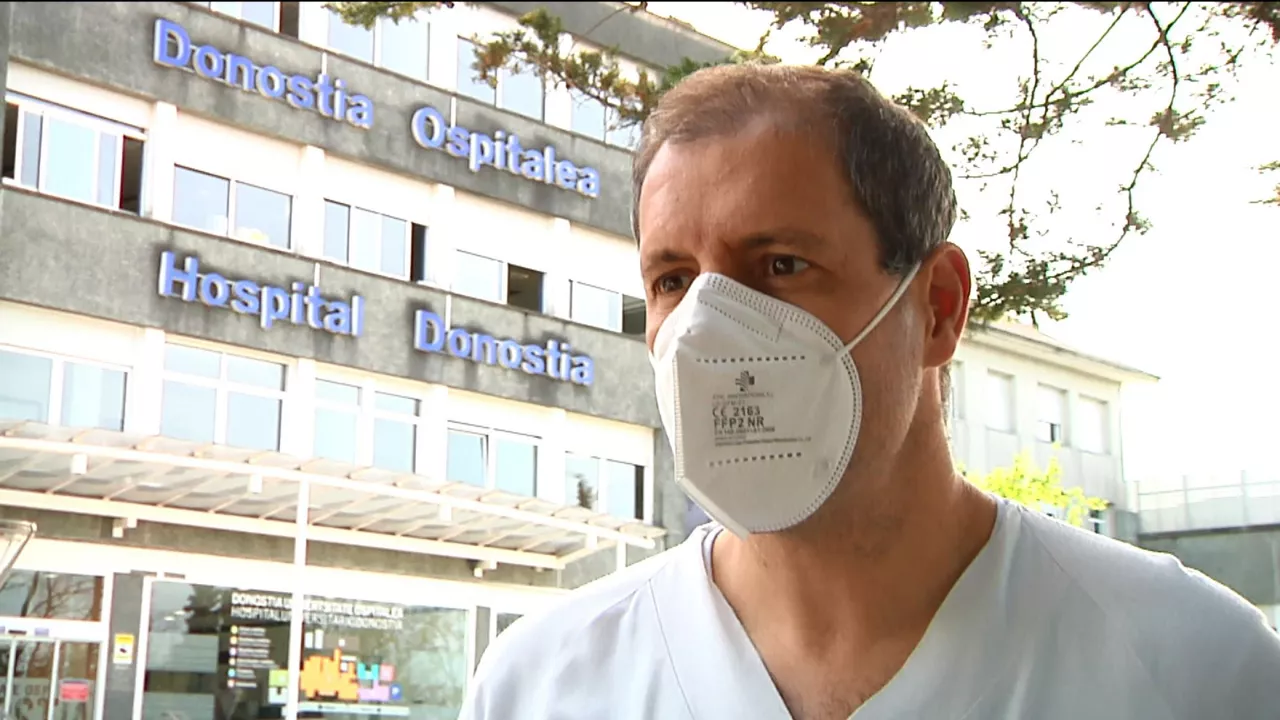 Felix Zubia Donostia Ospitaleko atarian. ETBren bideo batetik hartuta irudia.
