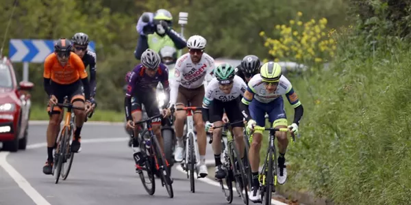 2. etapako ihesaldiko lagunak