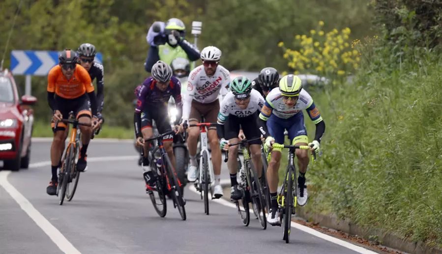 2. etapako ihesaldiko lagunak