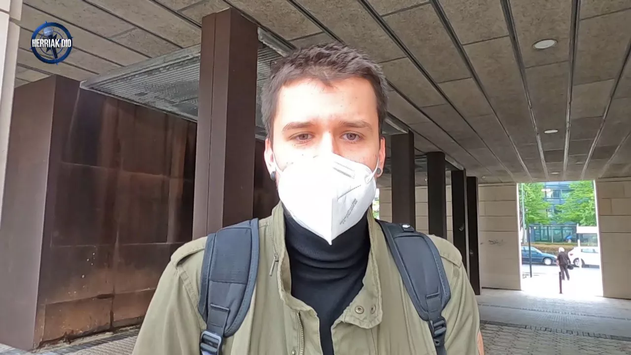 "Conquis"en jarraitzaile bat. EITB Mediaren bideo batetik ateratako irudia