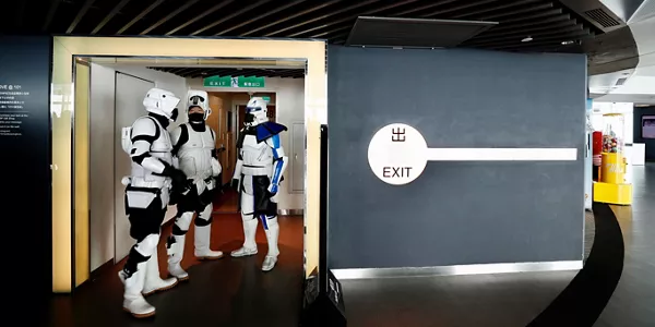 Aficionados caracterizados de Stormtrooper en Taipei. Foto: EFE.