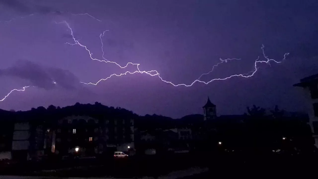 Tormenta en Santesteban (Navarra). Foto de archivo: Ainhoa Juanotena