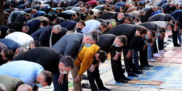 Ramadán en Bosnia. Foto: EFE.