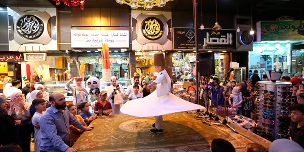Un niño bailando en Damasco: Foto: EFE.