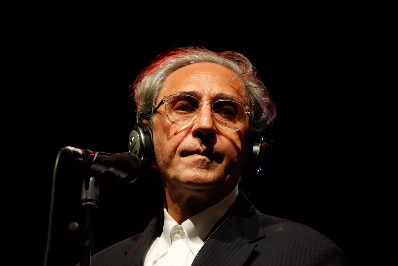 Franco Battiato kontzertu batean.