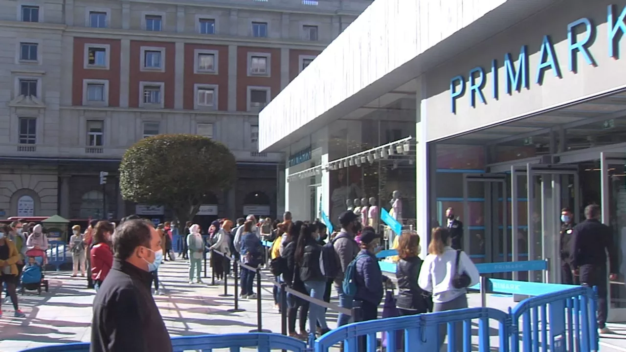 Ilarak, Bilboko Primark dendaren atarian