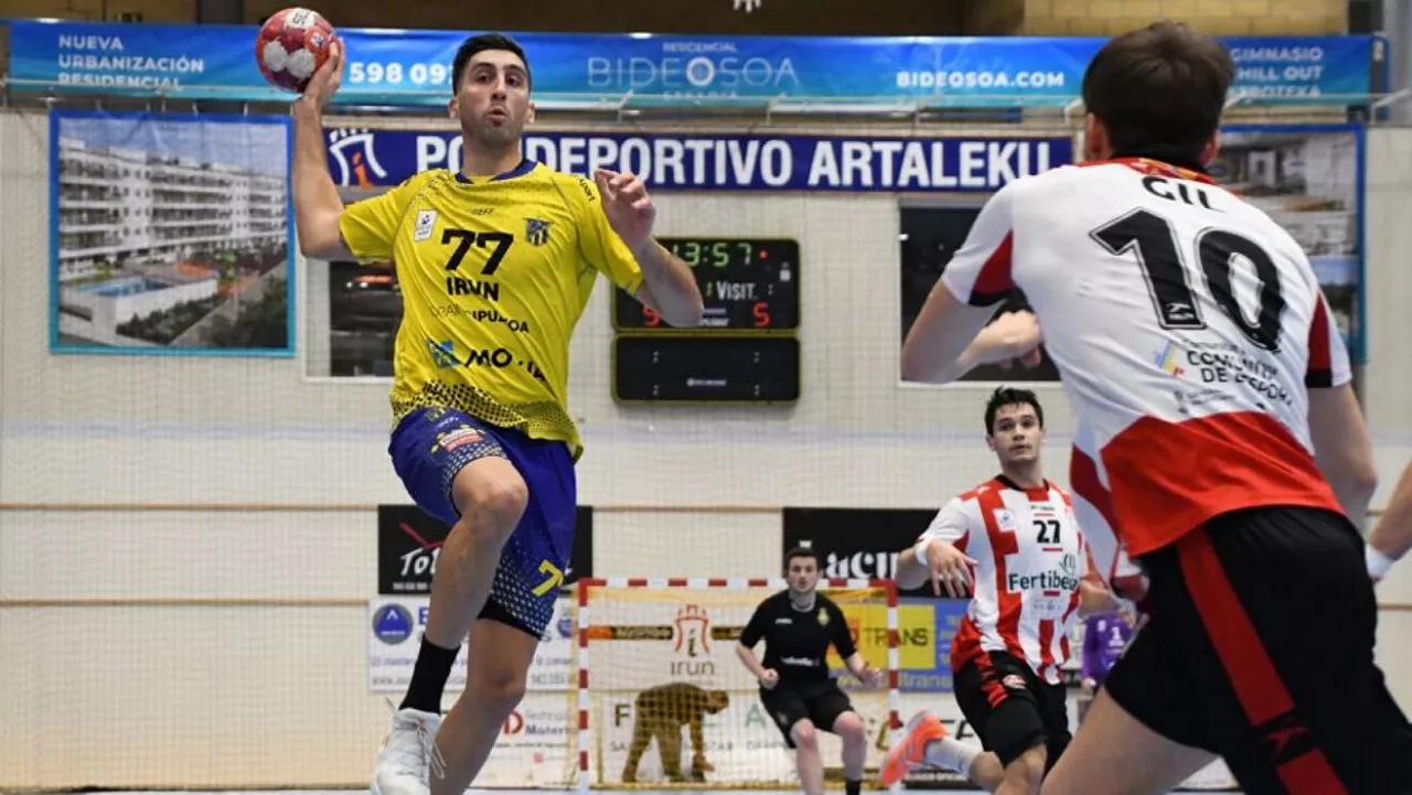 Bonnano, con la camiseta del Bidasoa. EFE