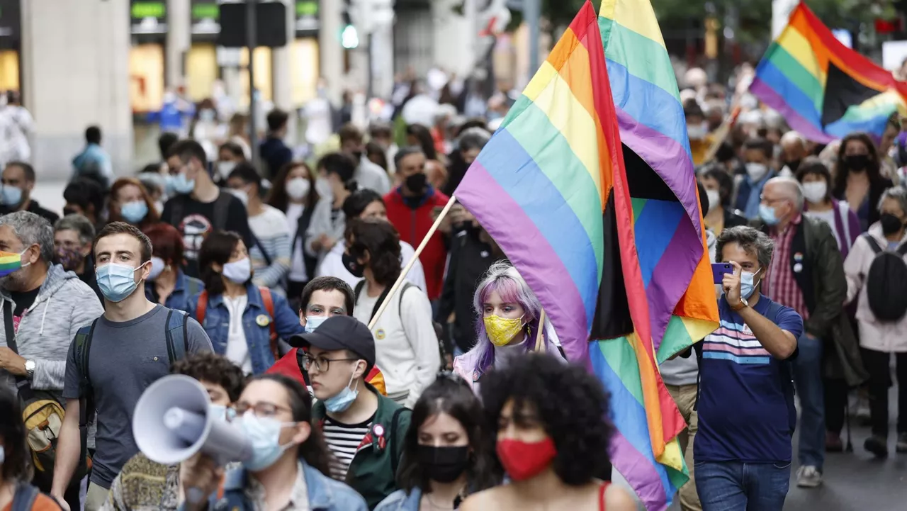LGTBI kolektiboaren manifestazioa Bilbon