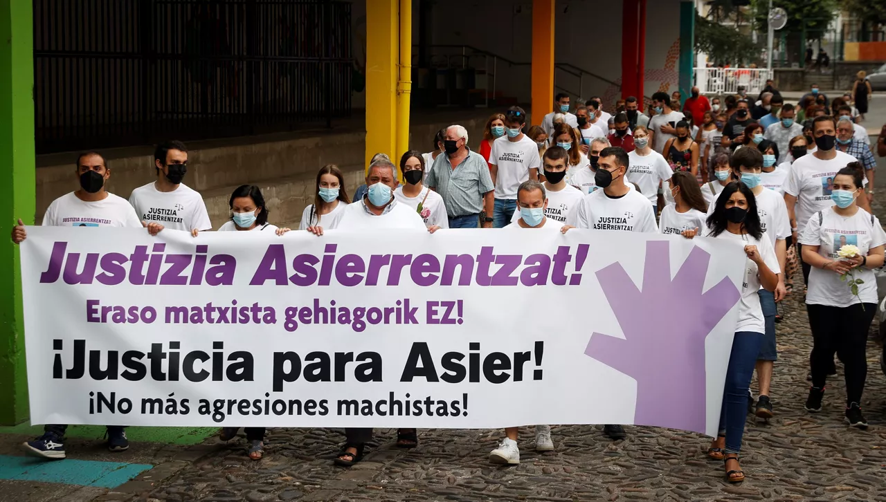 Una manifestación en Urnieta para reclamar justicia para la familia de Asier Niebla.