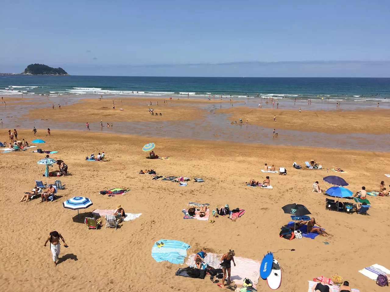 TIEMPO DE HOY AL MEDIODIA EN LA PLAYA DE ZARAUTZ