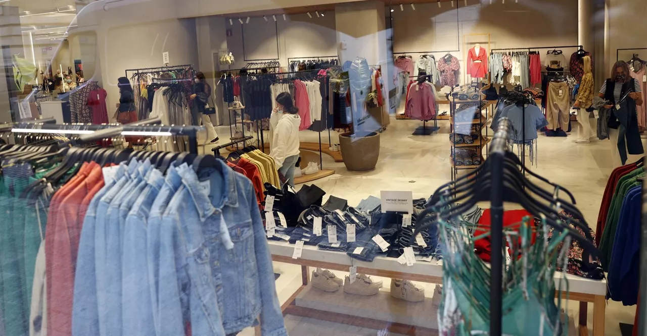 Una tienda de ropa. Foto de archivo: EFE