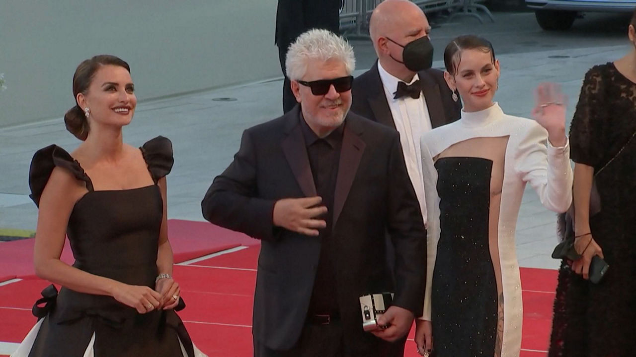 20210901221600_mostra-venecia-almodovar-penelope-cruz_