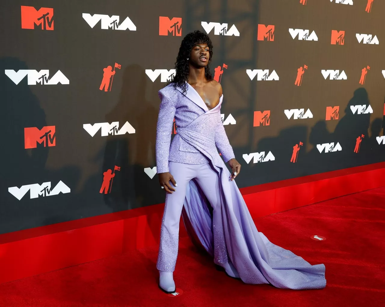 Lil Nas X, sarien alfonbra gorrian