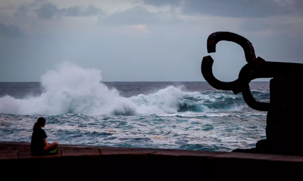 peine del viento haizearen orrazia olatuak olas donostia san sebastian