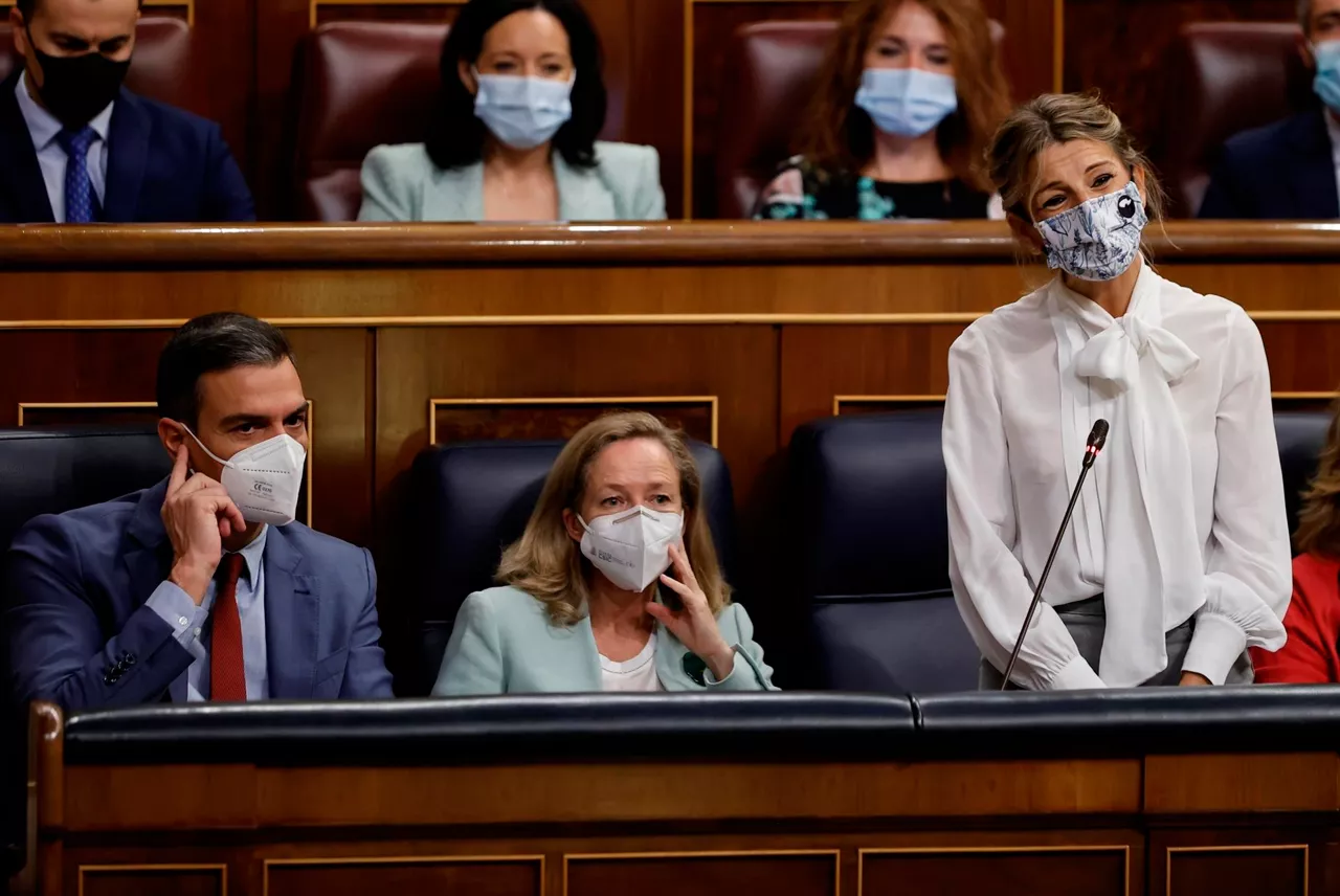 Sánchez, Calviño y Díaz, en el Congreso. Foto de archivo de EFE.