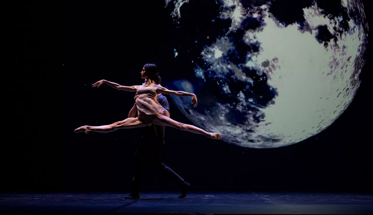 "In the still of the night" Lucía Lacarraren lana. Argazkia: © Leszek Januszewski