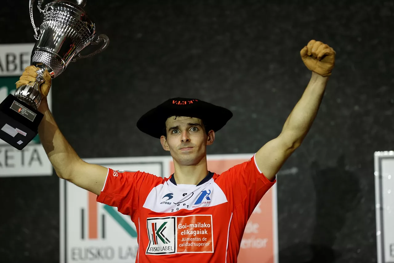 JOKIN-ALTUNA-CUATRO-Y-MEDIO