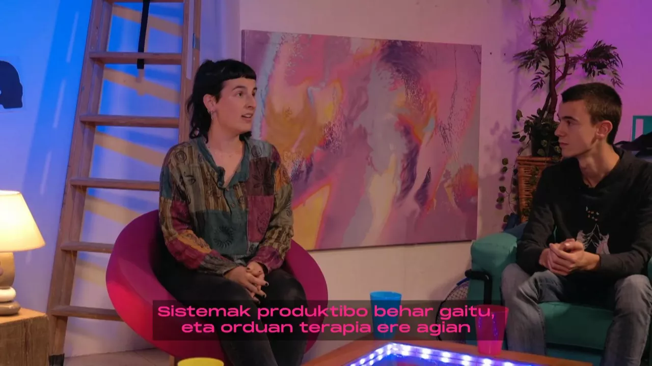 Maddi Etxeberria eta Sugoi Etxarri. EITB Mediaren bideo batetik ateratako irudia