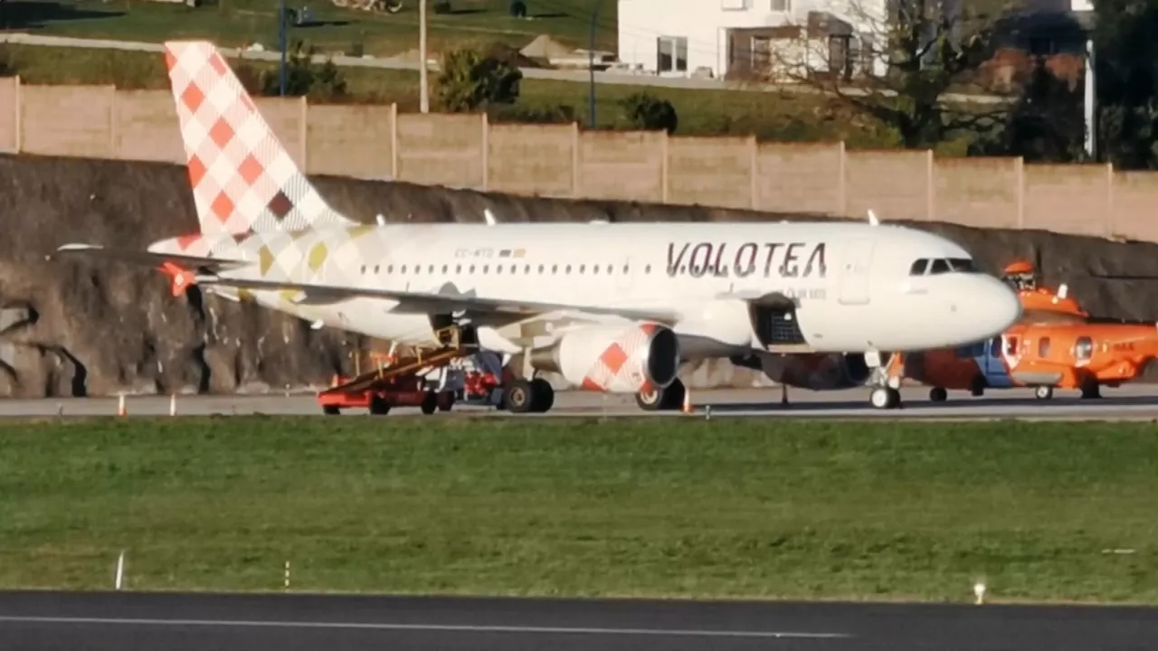 20211119103217_avion-aviso-bomba-coruna-bilbao-efe_