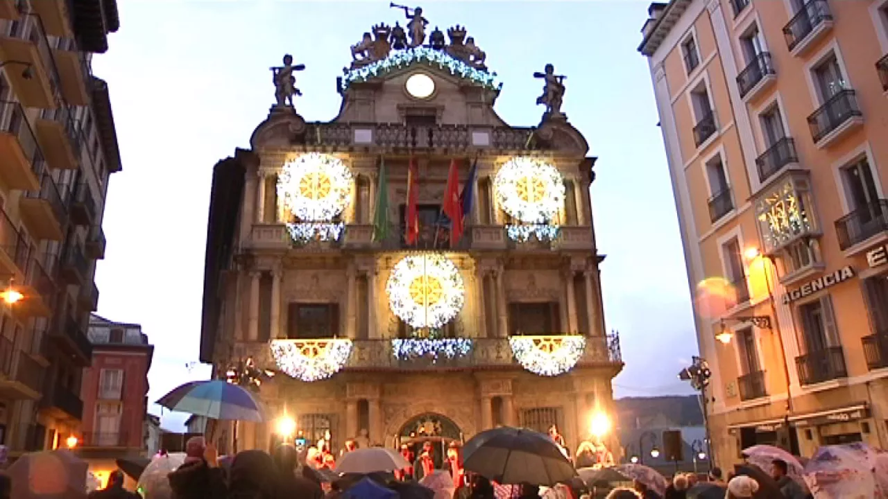 Plaza Consistorial de Pamplona. Foto obtenida de un vídeo de EITB Media.
