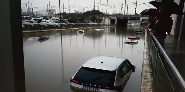 Carretera inundada en Zorrozaurre. Foto: EITB Media
