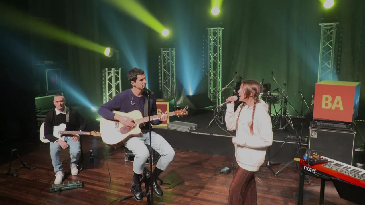 Bengo y Maren en Ahotsenea. Una foto sacada de un vídeo de EITB Media.