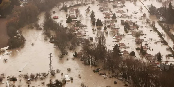 Vista captada por un drone de Huarte inundado. Foto: EFE