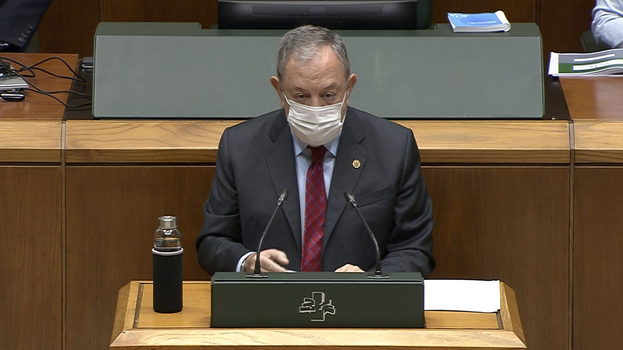 Pedro Azpiazu, en el Parlamento Vasco.