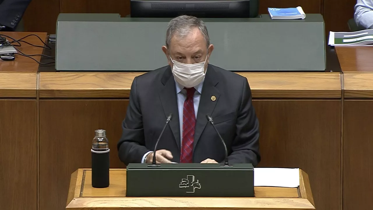 Pedro Azpiazu, en el Parlamento Vasco.