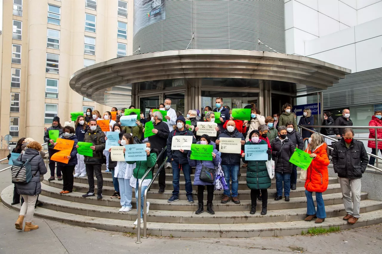 Osakidetzako Lehen Arretako langileen protesta Gasteizen